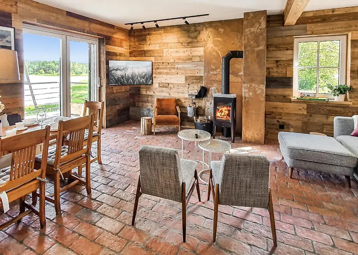 בית נופש Beautiful In With Sauna